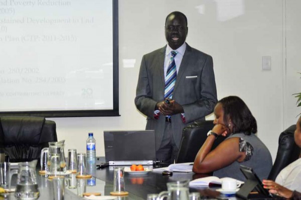 Internal-seminar-examines-large-scale-agricultural-land-deals-in-Africa-through-focus-on-Ethiopia