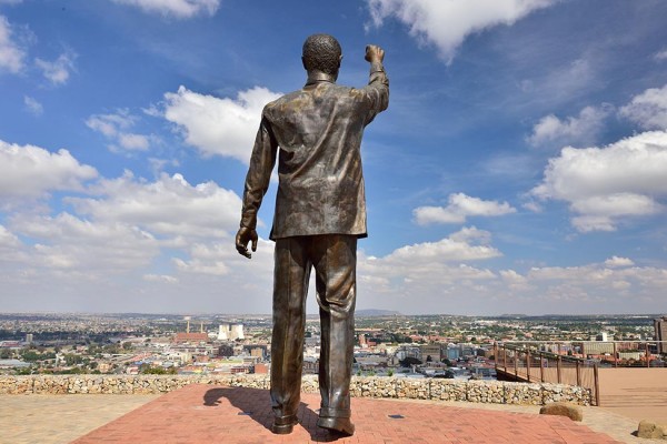 Nelson Mandela Statue