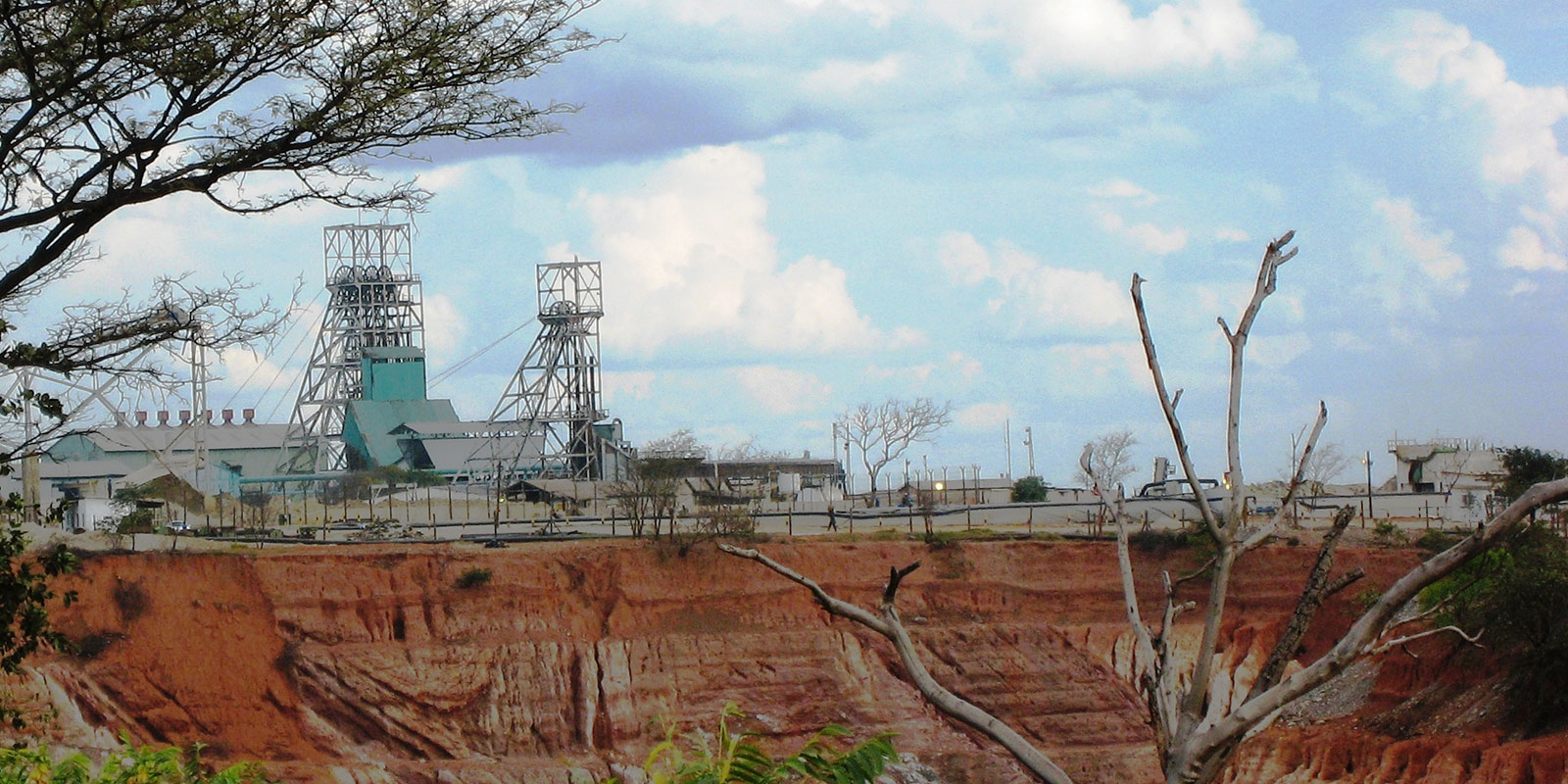 Nkana open pit in Kitwe (By Per Arne Wilson – Own work, CC BY-SA 3.0)